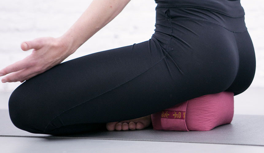 Comment choisir entre un bolster yoga et un zafu ?