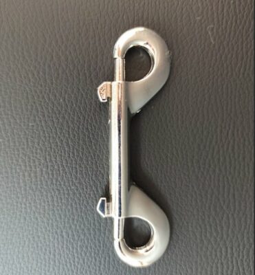 Mousqueton double en acier chromé